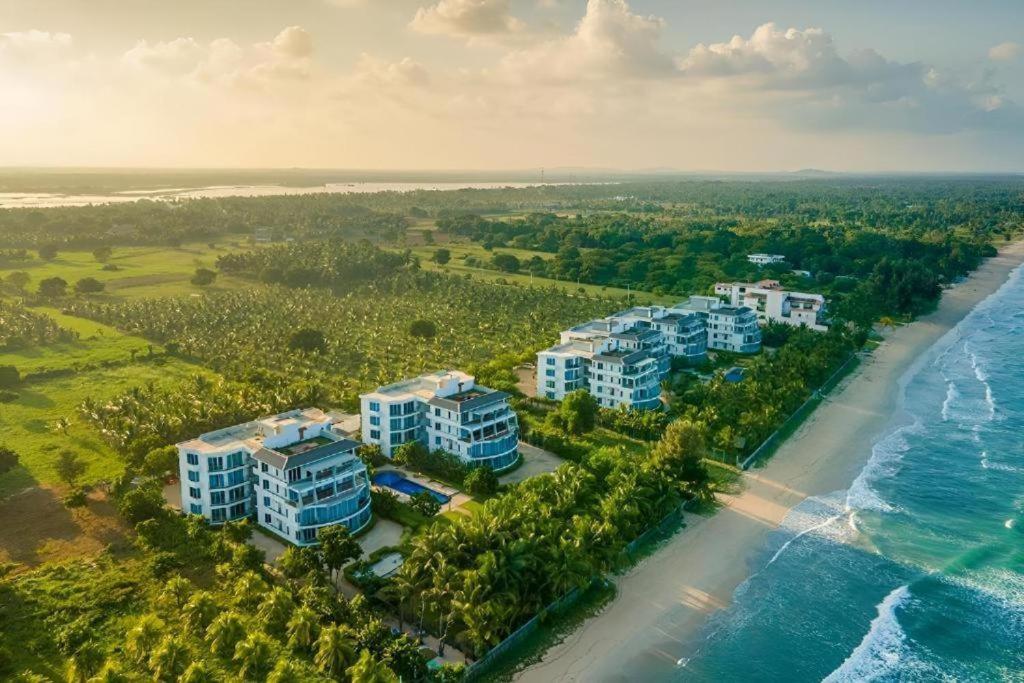 Beach Paradise Nilaveli ตรินโคมาลี ภายนอก รูปภาพ
